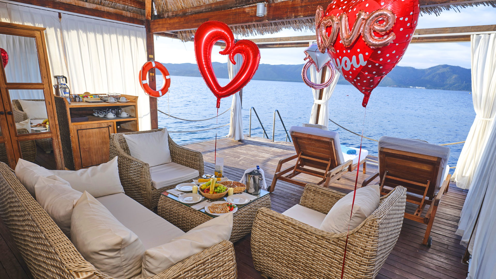 Honeymoon Image